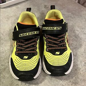 Skechers Kids' Neon Yellow and Black Sneakers size little kid 12.5